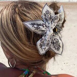 Pre-Packaged Double-Sided Cashew Flower Bow Hair Clip - Trendy Hair Accessory